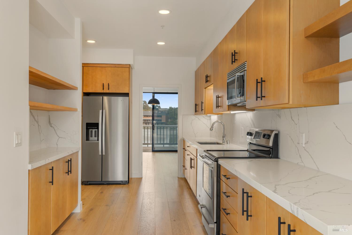 Detail Gallery Image 10 of 38 For 6033 Shelter Bay Ave, Mill Valley,  CA 94941 - 2 Beds | 2/1 Baths