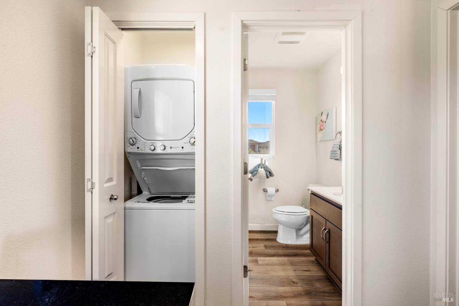 Detail Gallery Image 30 of 39 For 948 Brunello Dr, Santa Rosa,  CA 95407 - 4 Beds | 3 Baths