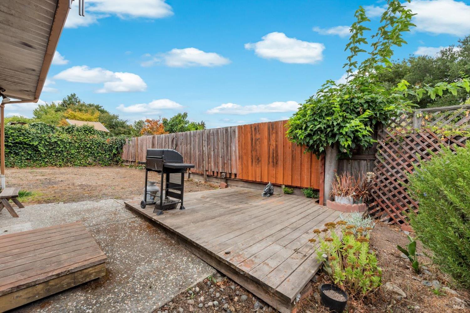 Detail Gallery Image 13 of 15 For 859 S Mcdowell Blvd, Petaluma,  CA 94954 - 3 Beds | 2 Baths