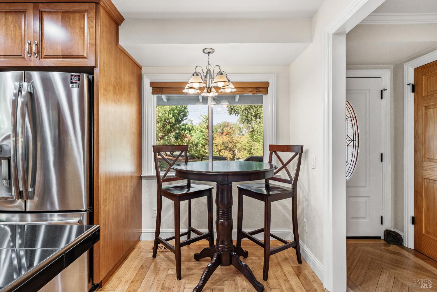 Detail Gallery Image 5 of 34 For 1888 Judson Ln, Santa Rosa,  CA 95401 - 4 Beds | 3 Baths