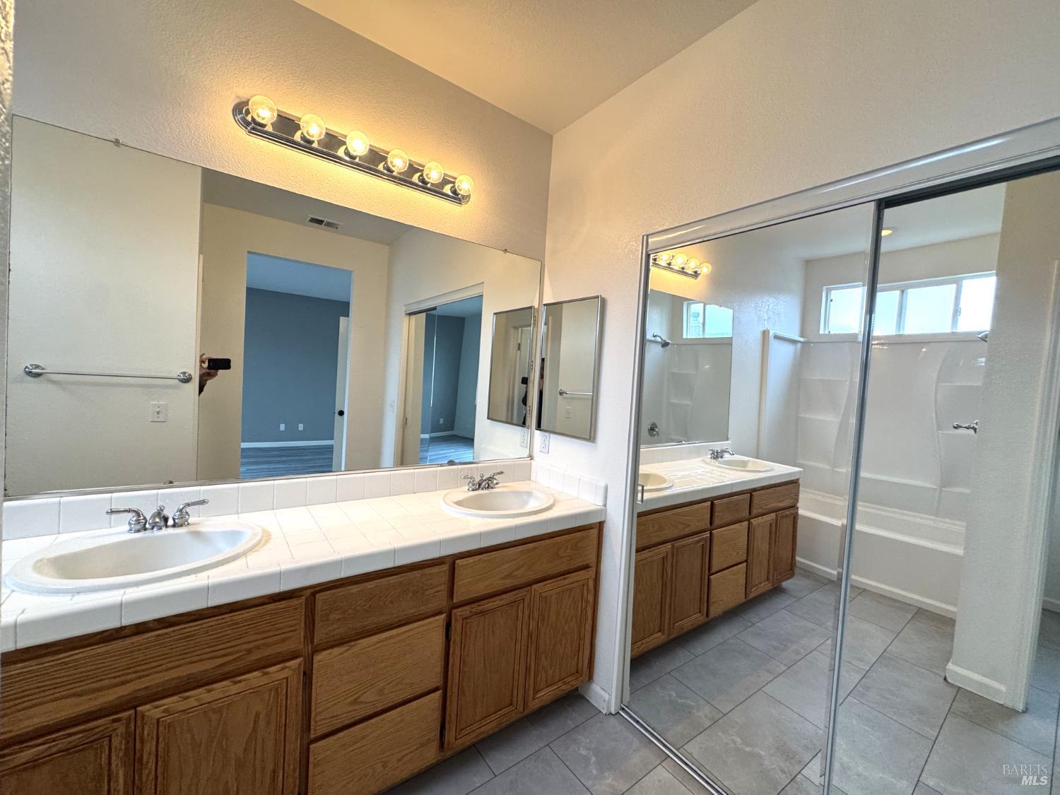 Detail Gallery Image 10 of 17 For 1217 Mateo Dr, Rohnert Park,  CA 94928 - 3 Beds | 2/1 Baths