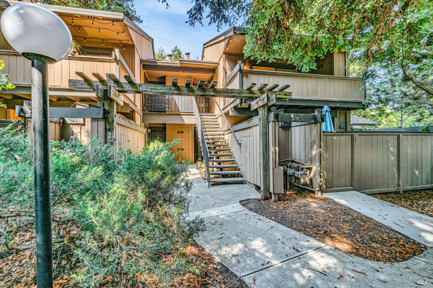 Front Image Thumbnail for BA325089666