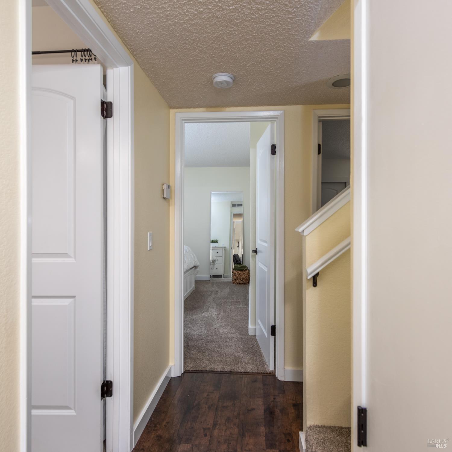 Detail Gallery Image 13 of 35 For 2734 Lakeview Dr, Santa Rosa,  CA 95405 - 3 Beds | 2 Baths