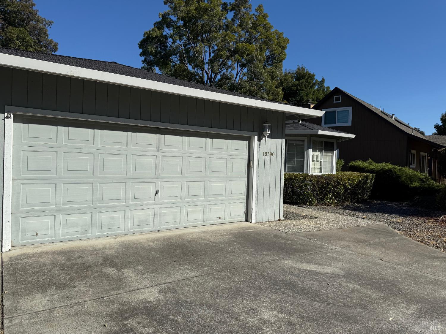 Detail Gallery Image 2 of 35 For 19390 Mountain Mdws, Hidden Valley Lake,  CA 95467 - 3 Beds | 2 Baths