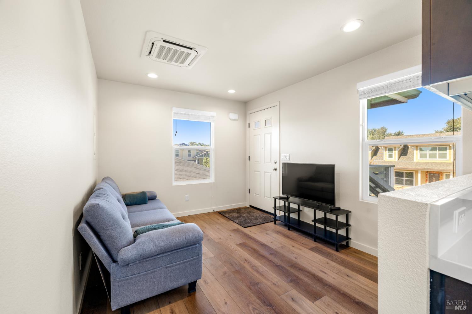 Detail Gallery Image 24 of 39 For 948 Brunello Dr, Santa Rosa,  CA 95407 - 4 Beds | 3 Baths