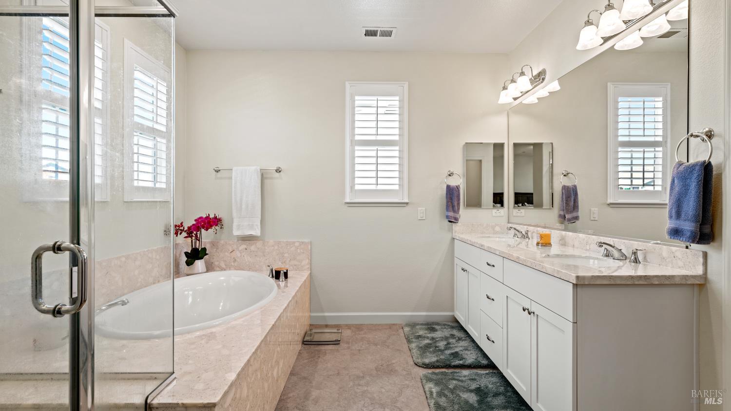 Detail Gallery Image 25 of 37 For 1623 Winterberry Ln, Rohnert Park,  CA 94928 - 4 Beds | 3 Baths