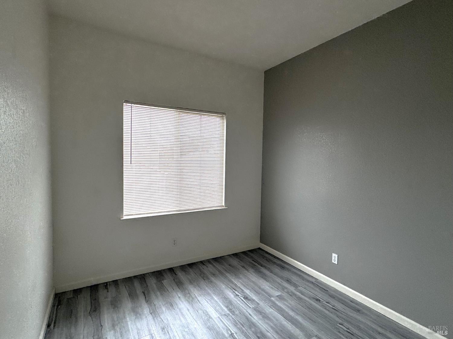 Detail Gallery Image 11 of 17 For 1217 Mateo Dr, Rohnert Park,  CA 94928 - 3 Beds | 2/1 Baths