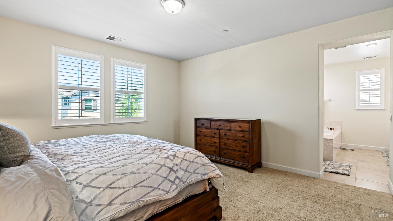 Detail Gallery Image 24 of 37 For 1623 Winterberry Ln, Rohnert Park,  CA 94928 - 4 Beds | 3 Baths