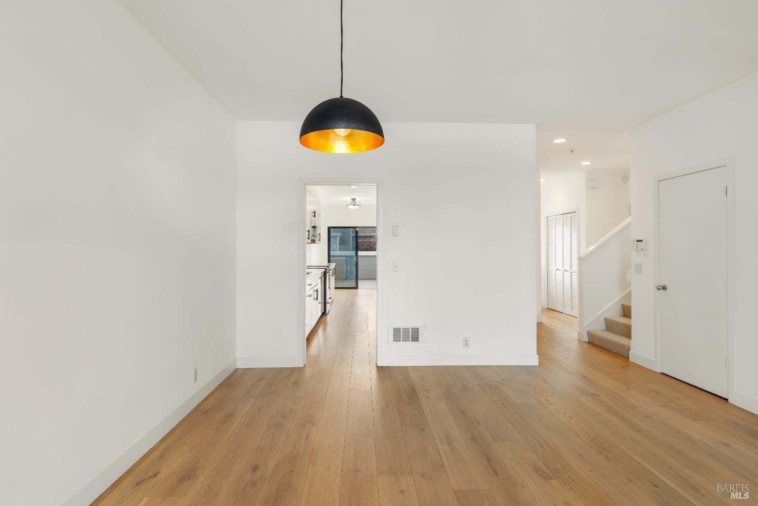 Detail Gallery Image 16 of 38 For 6033 Shelter Bay Ave, Mill Valley,  CA 94941 - 2 Beds | 2/1 Baths