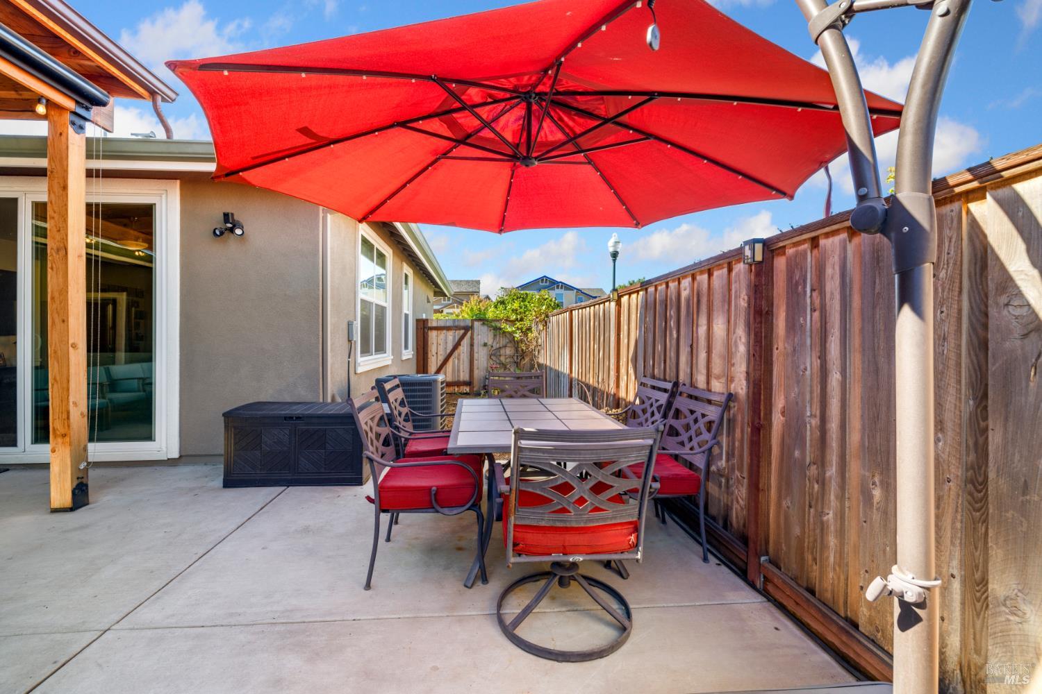 Detail Gallery Image 22 of 39 For 948 Brunello Dr, Santa Rosa,  CA 95407 - 4 Beds | 3 Baths