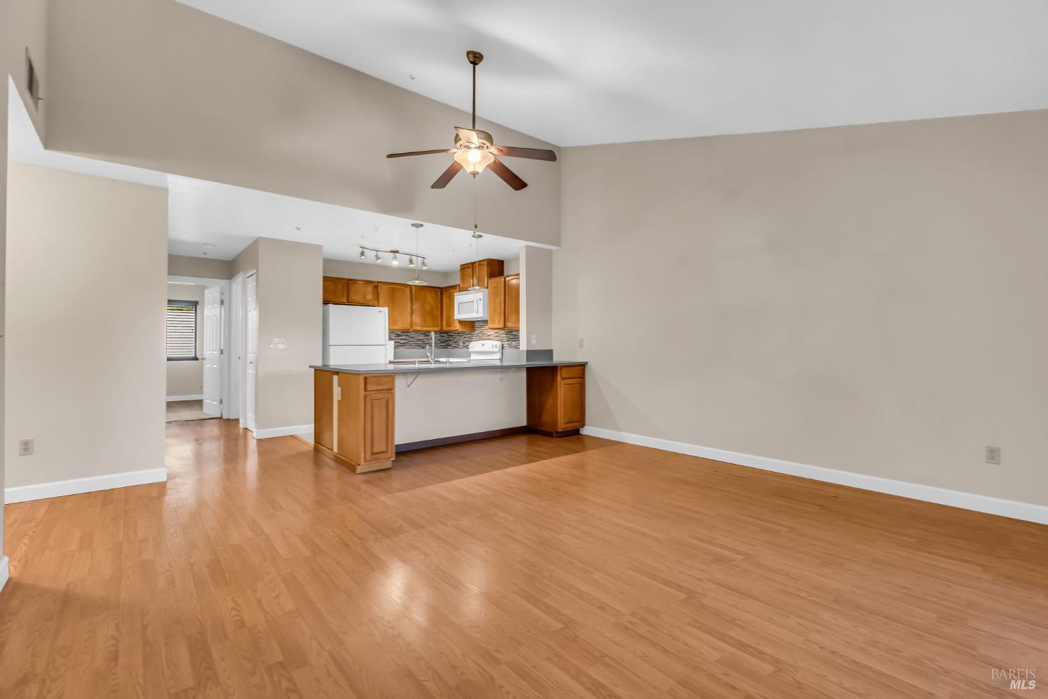 Detail Gallery Image 8 of 34 For 105 Nicholas Ct, Cotati,  CA 94931 - 2 Beds | 1 Baths