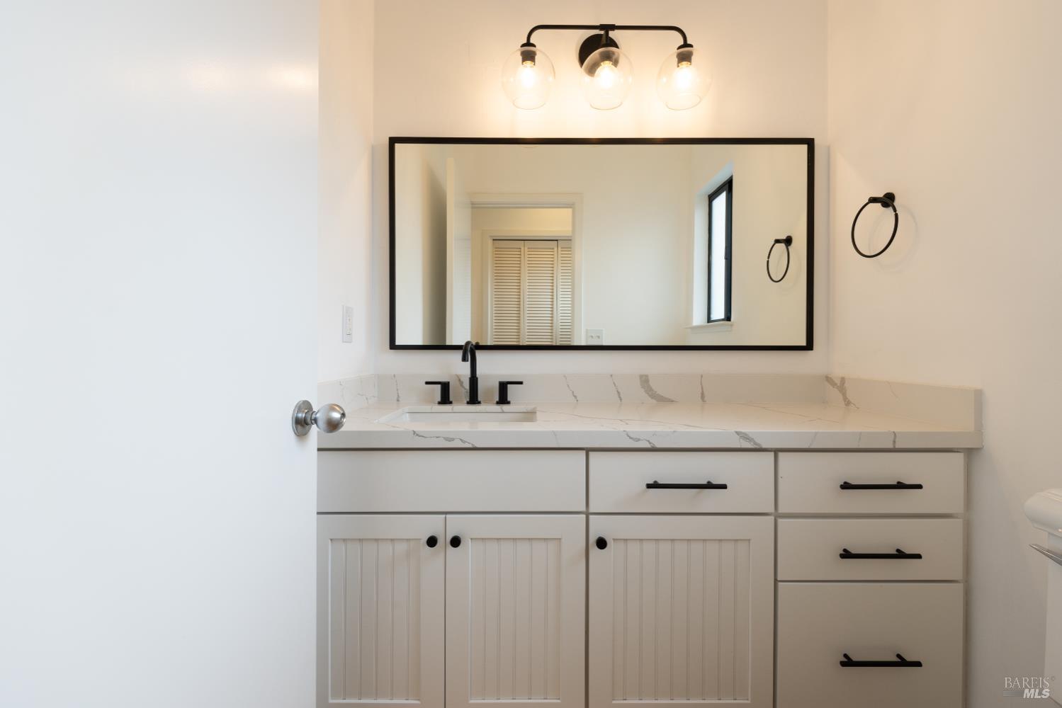 Detail Gallery Image 23 of 38 For 6033 Shelter Bay Ave, Mill Valley,  CA 94941 - 2 Beds | 2/1 Baths