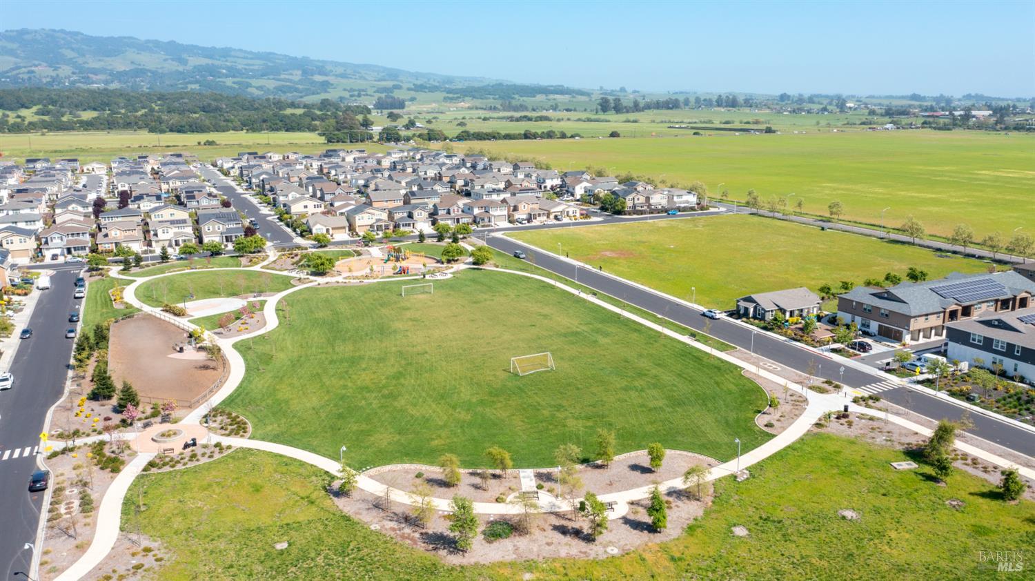 Detail Gallery Image 36 of 37 For 1623 Winterberry Ln, Rohnert Park,  CA 94928 - 4 Beds | 3 Baths