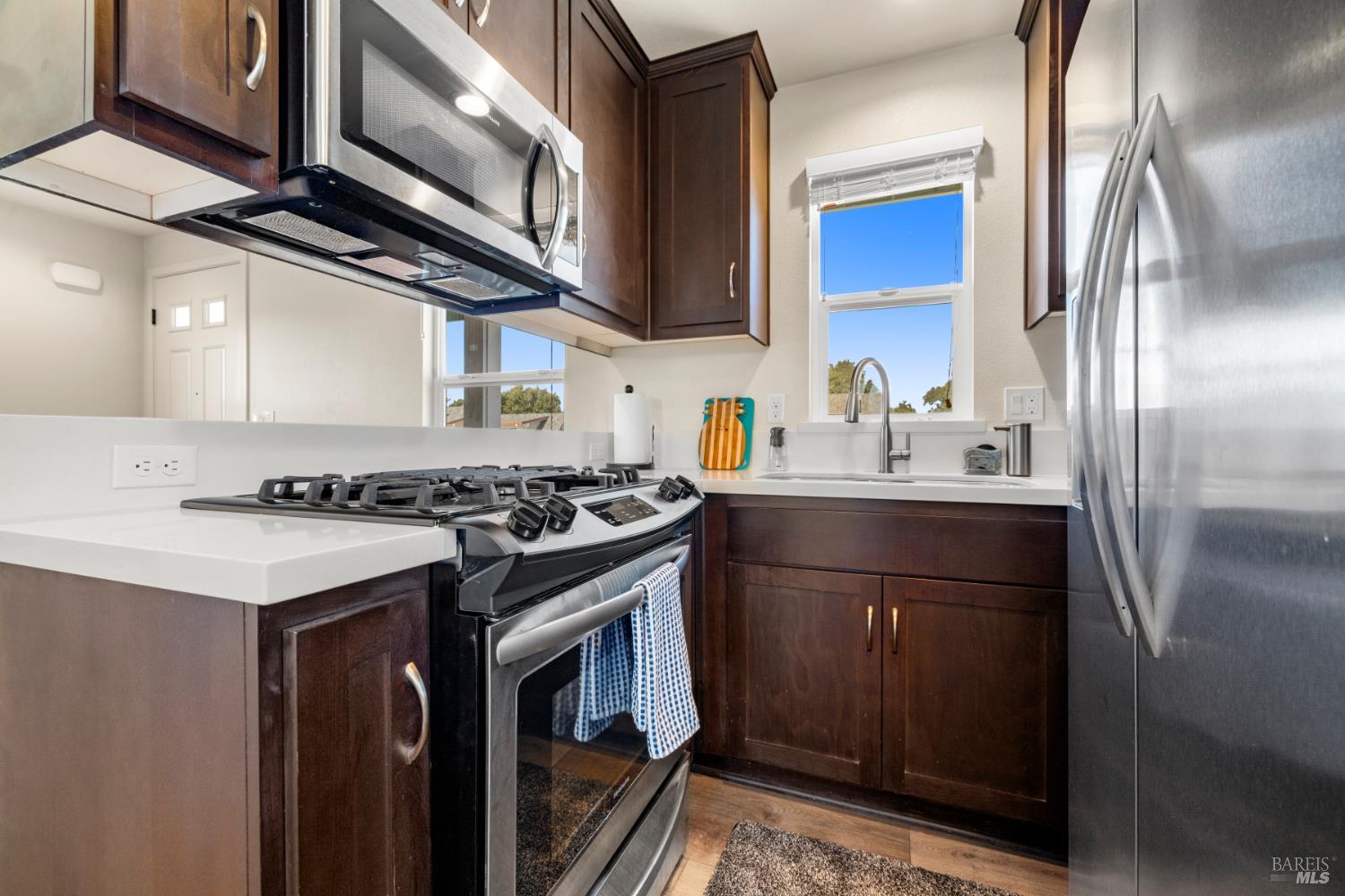 Detail Gallery Image 25 of 39 For 948 Brunello Dr, Santa Rosa,  CA 95407 - 4 Beds | 3 Baths