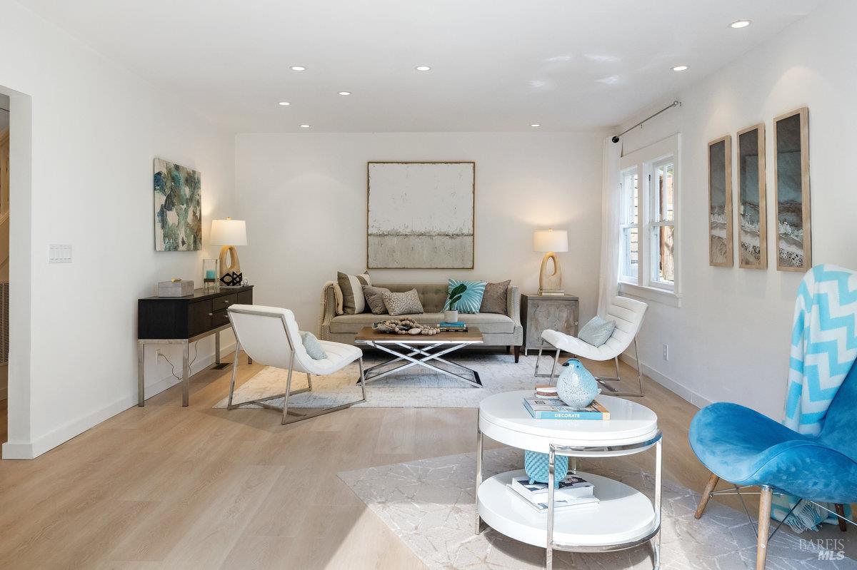 Detail Gallery Image 4 of 31 For 338 Paloma Ave, San Rafael,  CA 94901 - 4 Beds | 2/1 Baths