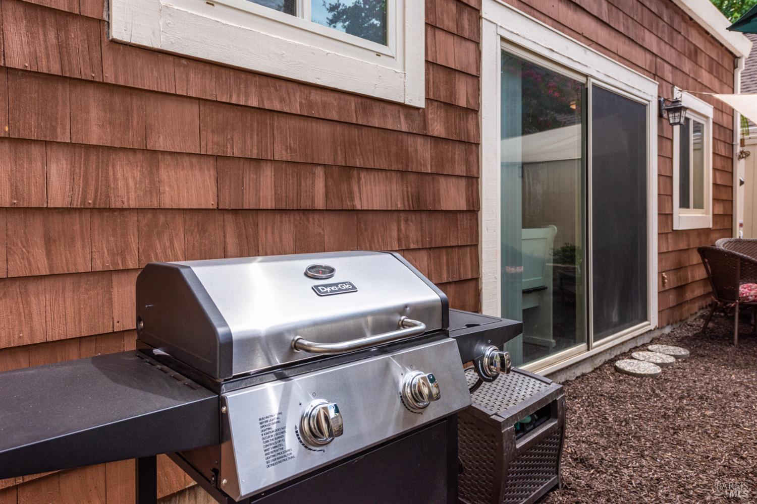 Detail Gallery Image 30 of 35 For 2734 Lakeview Dr, Santa Rosa,  CA 95405 - 3 Beds | 2 Baths