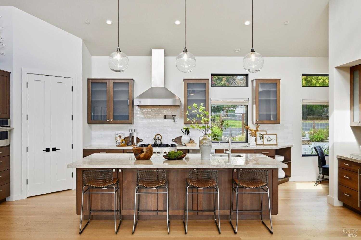 Detail Gallery Image 9 of 45 For 4108 Wallace Rd, Santa Rosa,  CA 95404 - 3 Beds | 2/1 Baths