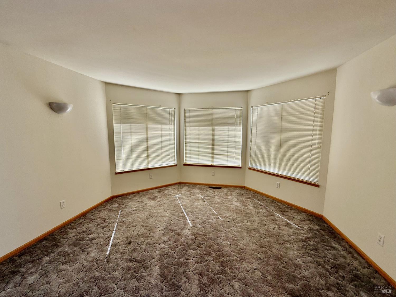 Detail Gallery Image 6 of 35 For 19390 Mountain Mdws, Hidden Valley Lake,  CA 95467 - 3 Beds | 2 Baths