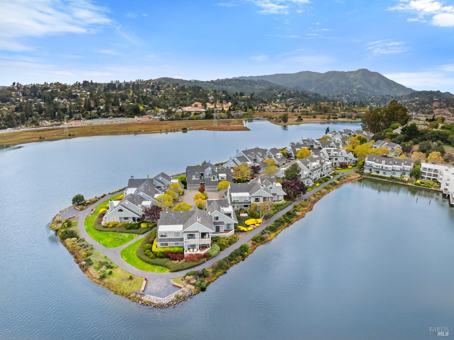 Detail Gallery Image 36 of 38 For 6033 Shelter Bay Ave, Mill Valley,  CA 94941 - 2 Beds | 2/1 Baths