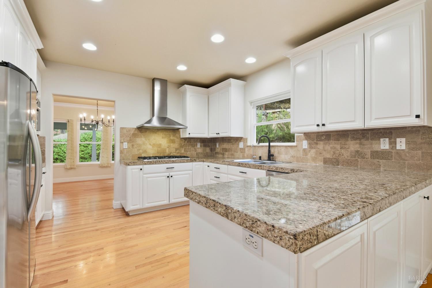 Detail Gallery Image 6 of 30 For 3136 Chanate Rd, Santa Rosa,  CA 95404 - 3 Beds | 2/1 Baths