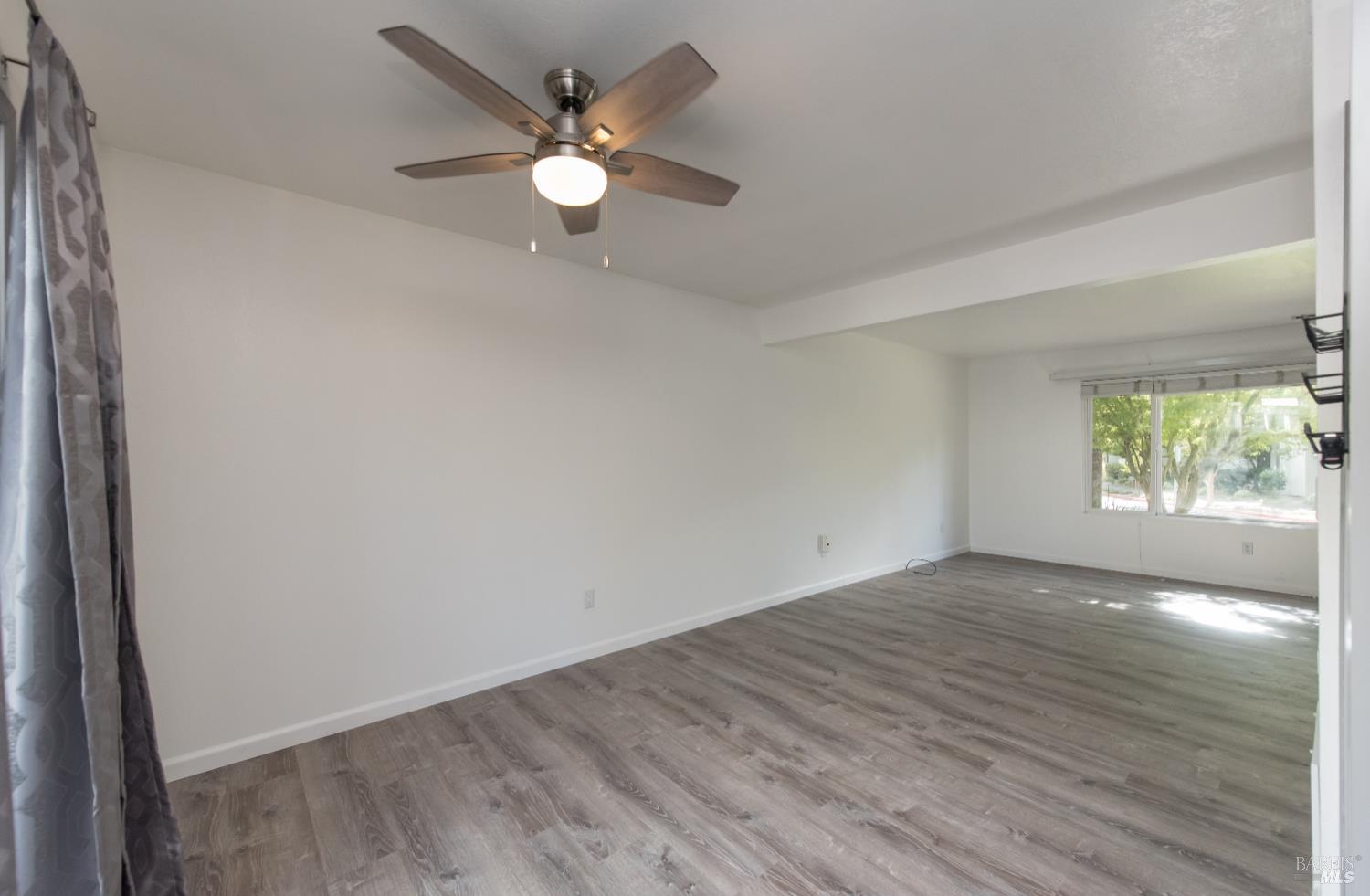 Detail Gallery Image 8 of 34 For 374 Gate Way, Santa Rosa,  CA 95401 - 3 Beds | 1/1 Baths