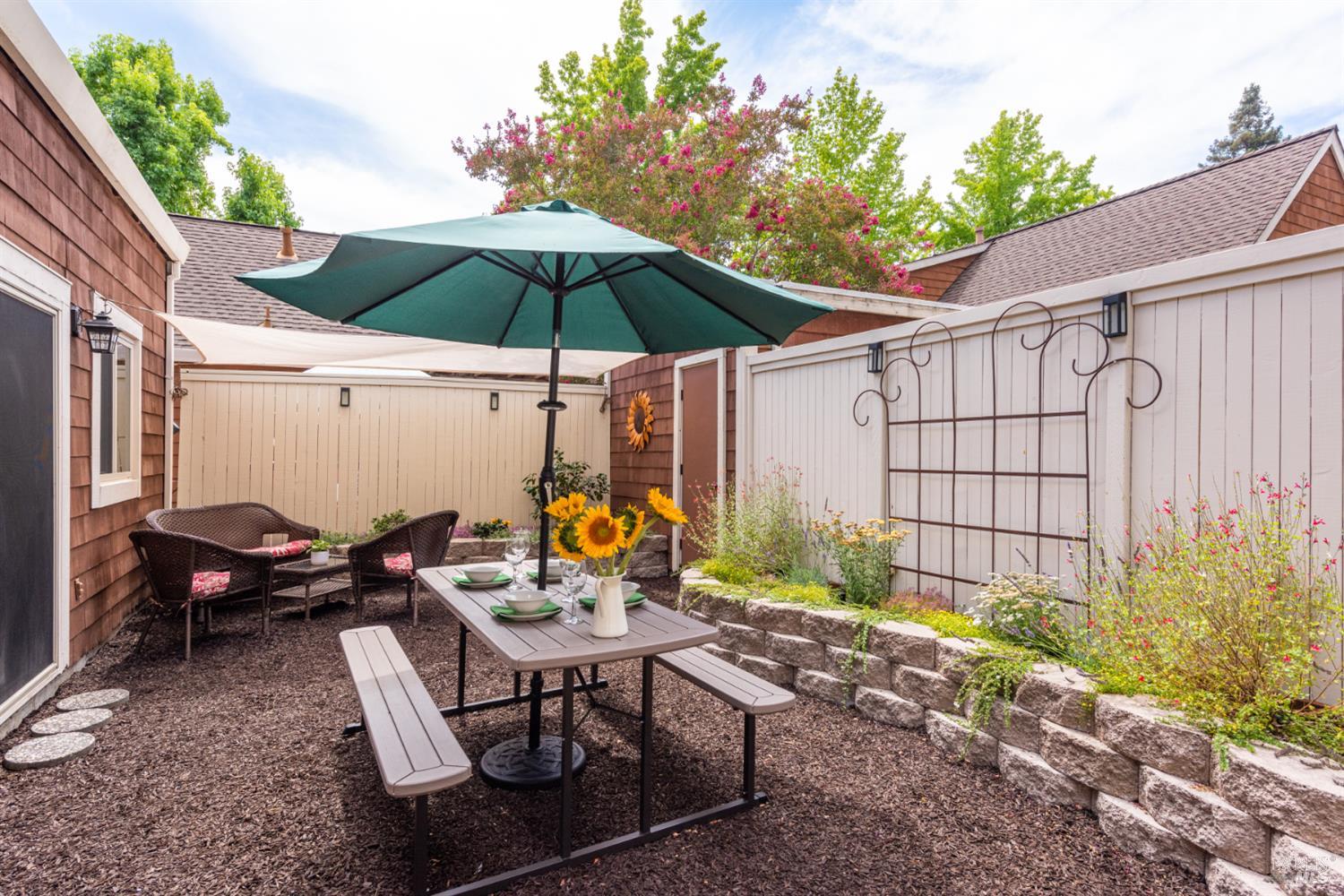 Detail Gallery Image 29 of 35 For 2734 Lakeview Dr, Santa Rosa,  CA 95405 - 3 Beds | 2 Baths