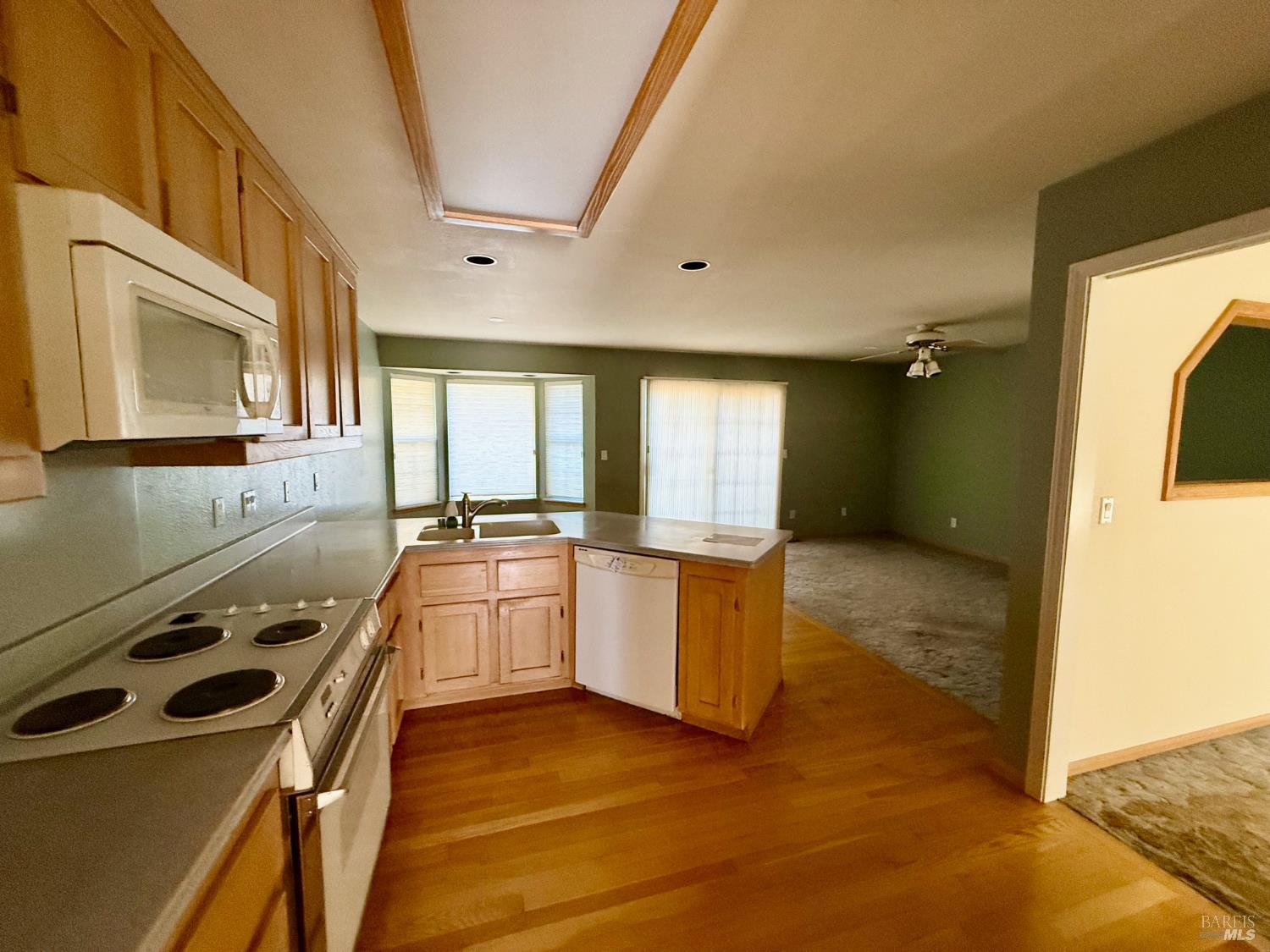 Detail Gallery Image 11 of 35 For 19390 Mountain Mdws, Hidden Valley Lake,  CA 95467 - 3 Beds | 2 Baths