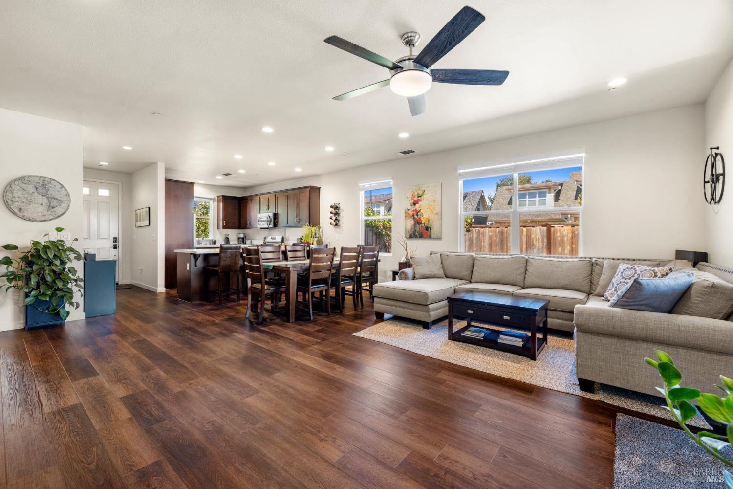 Detail Gallery Image 3 of 39 For 948 Brunello Dr, Santa Rosa,  CA 95407 - 4 Beds | 3 Baths