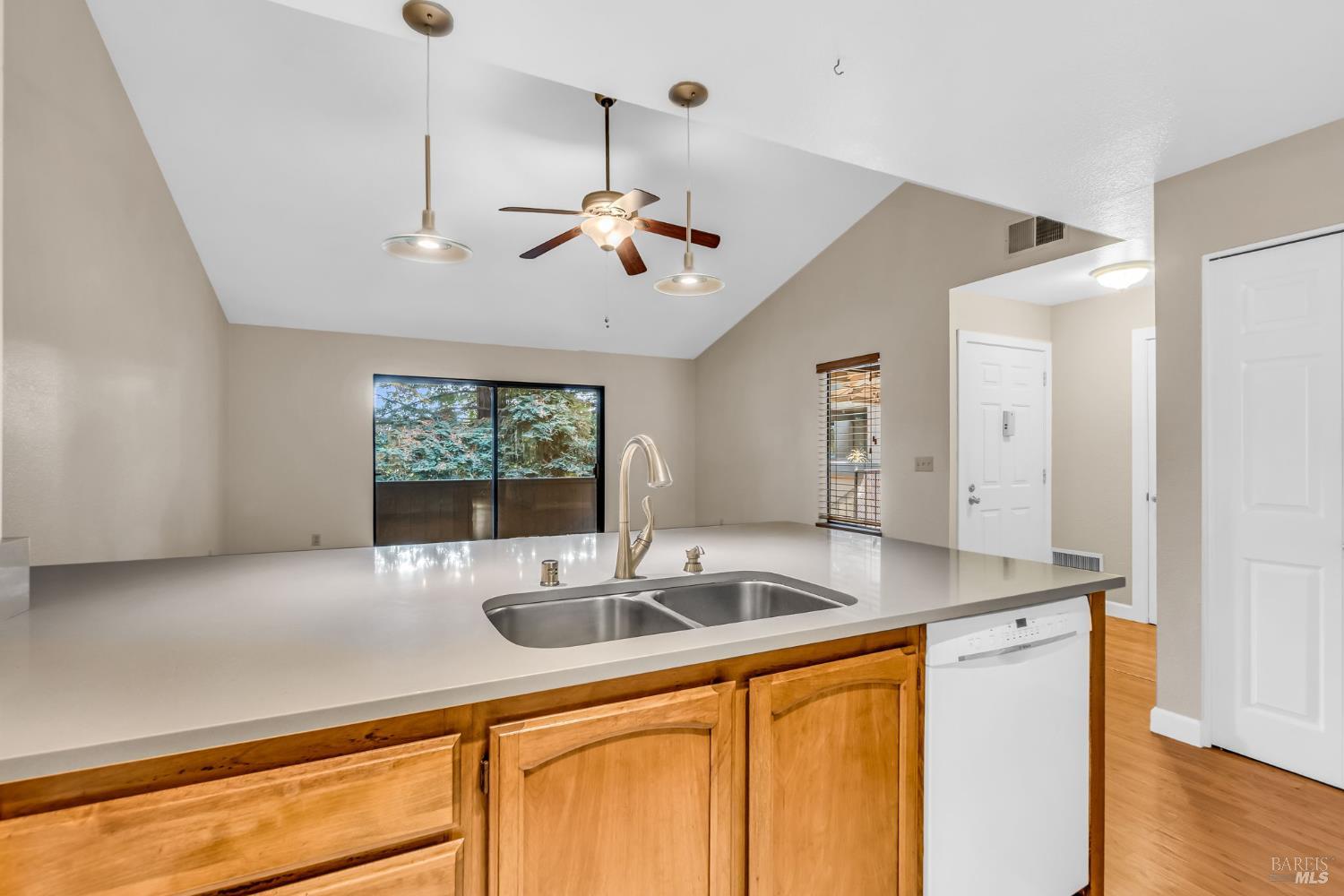 Detail Gallery Image 13 of 34 For 105 Nicholas Ct, Cotati,  CA 94931 - 2 Beds | 1 Baths