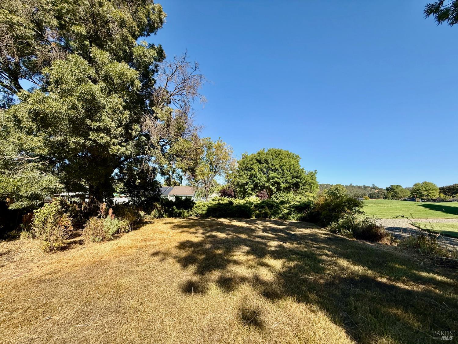 Detail Gallery Image 32 of 35 For 19390 Mountain Mdws, Hidden Valley Lake,  CA 95467 - 3 Beds | 2 Baths