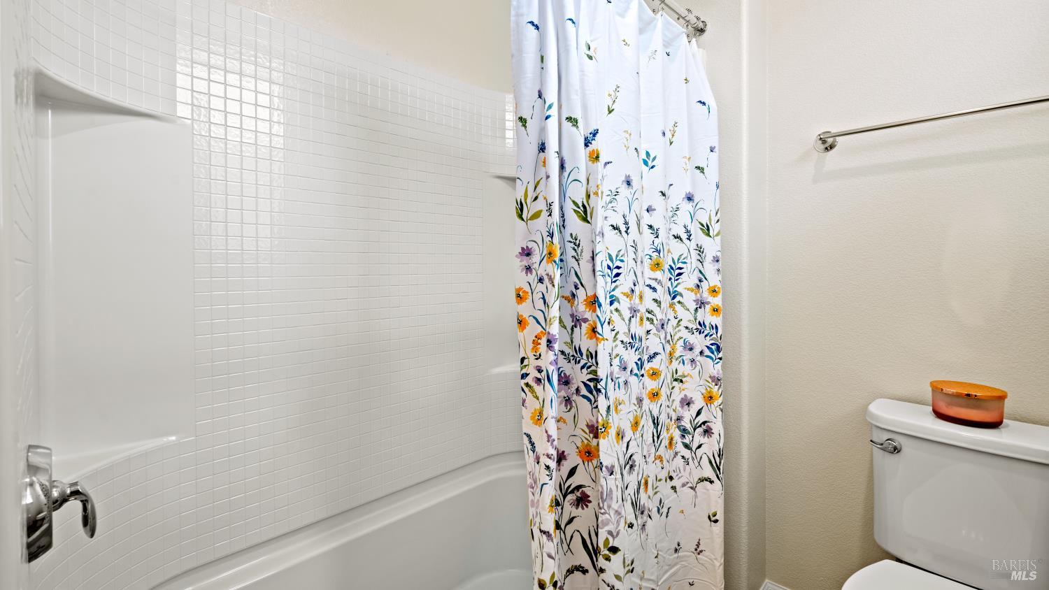 Detail Gallery Image 32 of 37 For 1623 Winterberry Ln, Rohnert Park,  CA 94928 - 4 Beds | 3 Baths