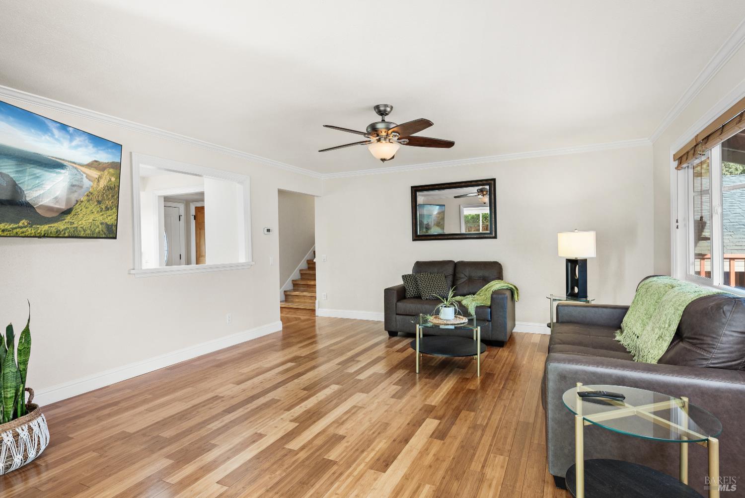 Detail Gallery Image 8 of 34 For 1888 Judson Ln, Santa Rosa,  CA 95401 - 4 Beds | 3 Baths