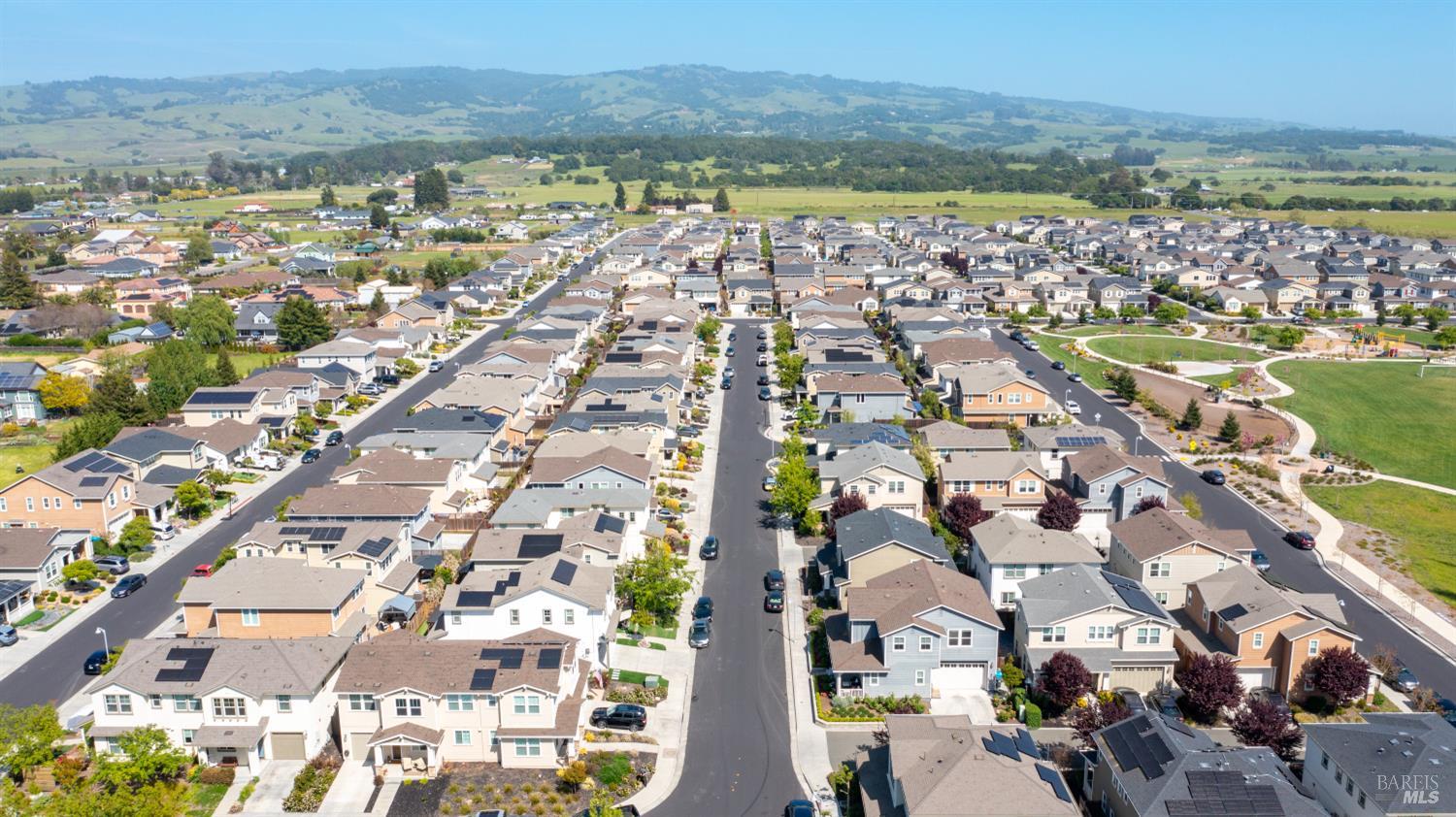 Detail Gallery Image 37 of 37 For 1623 Winterberry Ln, Rohnert Park,  CA 94928 - 4 Beds | 3 Baths