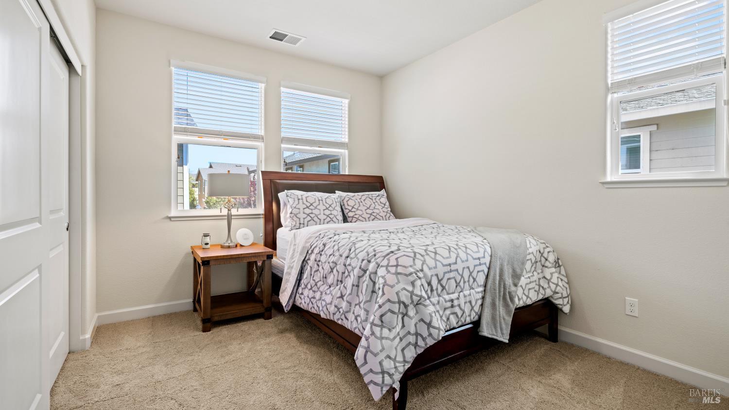 Detail Gallery Image 33 of 37 For 1623 Winterberry Ln, Rohnert Park,  CA 94928 - 4 Beds | 3 Baths