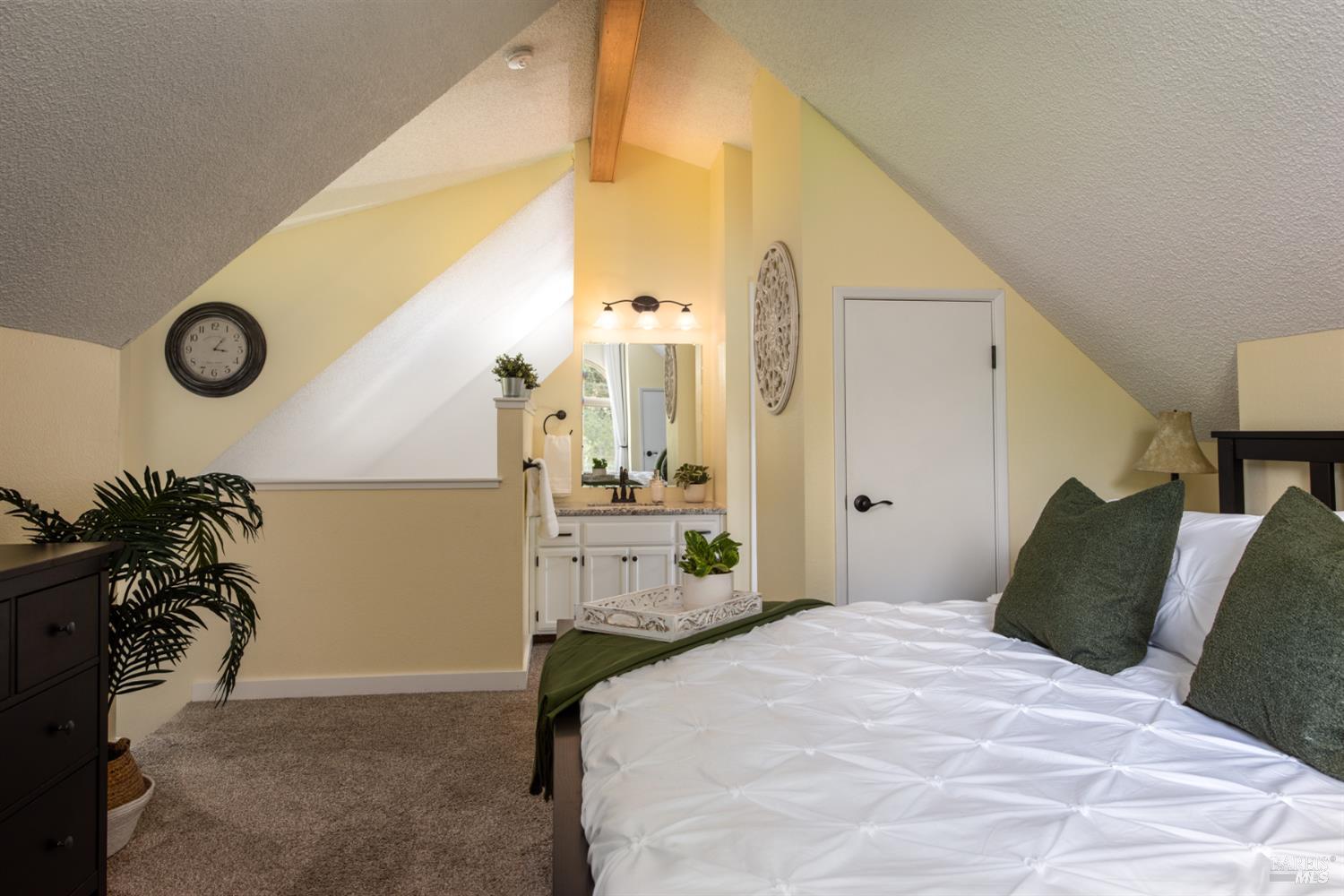 Detail Gallery Image 22 of 35 For 2734 Lakeview Dr, Santa Rosa,  CA 95405 - 3 Beds | 2 Baths