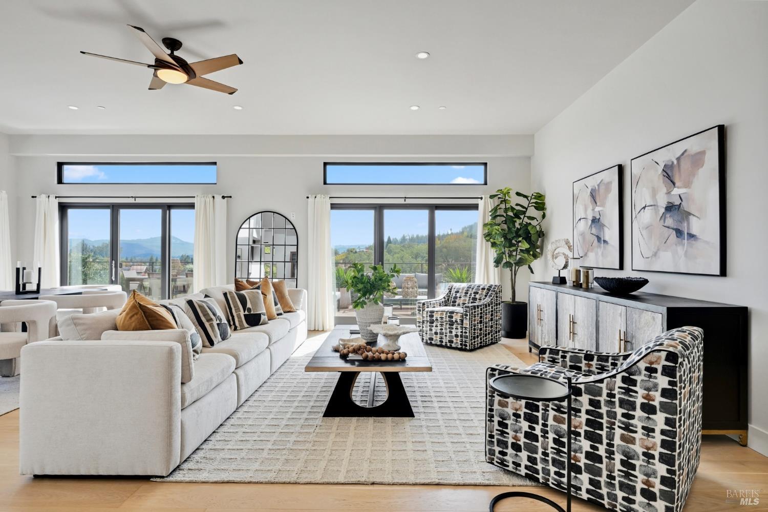 Detail Gallery Image 5 of 45 For 4108 Wallace Rd, Santa Rosa,  CA 95404 - 3 Beds | 2/1 Baths