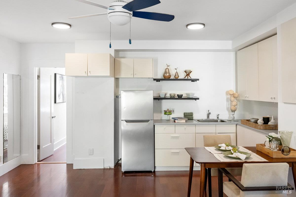 Detail Gallery Image 23 of 31 For 338 Paloma Ave, San Rafael,  CA 94901 - 4 Beds | 2/1 Baths