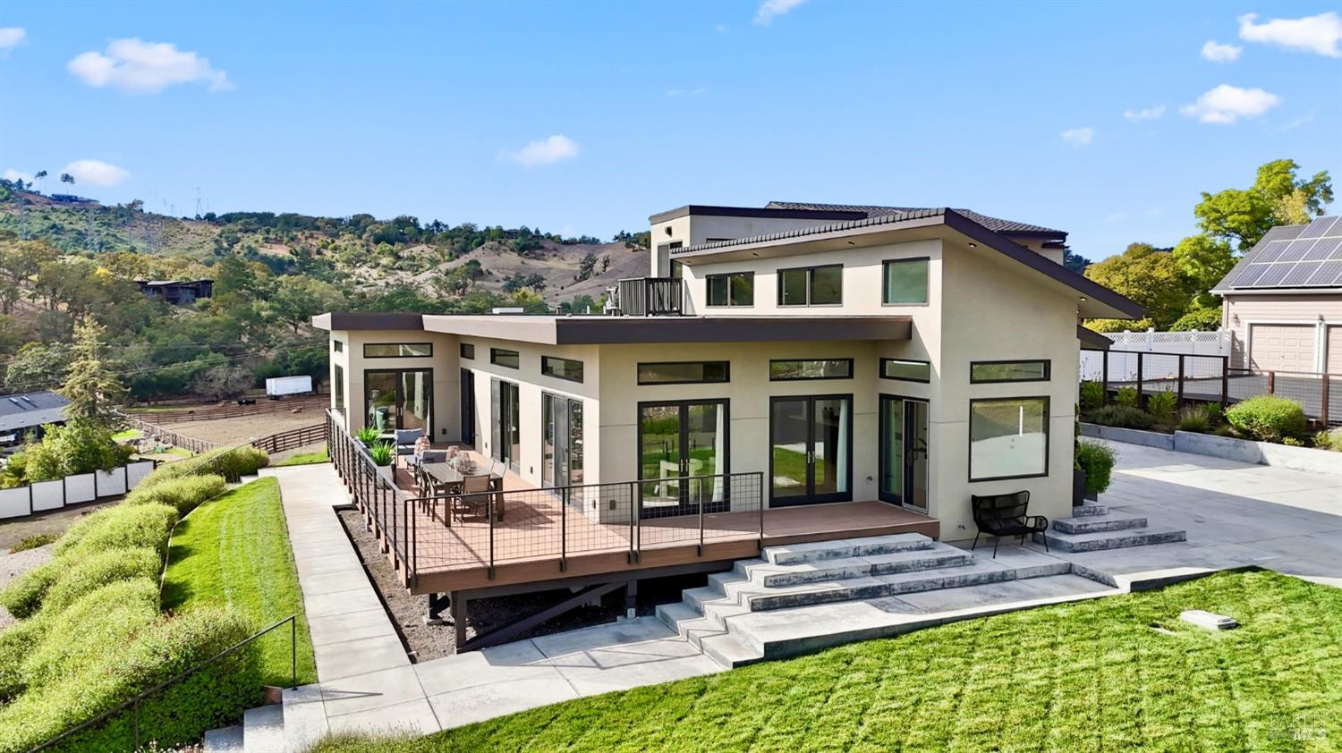 Detail Gallery Image 2 of 45 For 4108 Wallace Rd, Santa Rosa,  CA 95404 - 3 Beds | 2/1 Baths