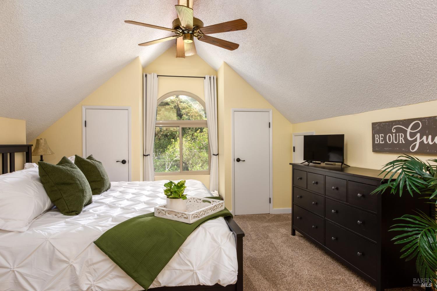 Detail Gallery Image 21 of 35 For 2734 Lakeview Dr, Santa Rosa,  CA 95405 - 3 Beds | 2 Baths