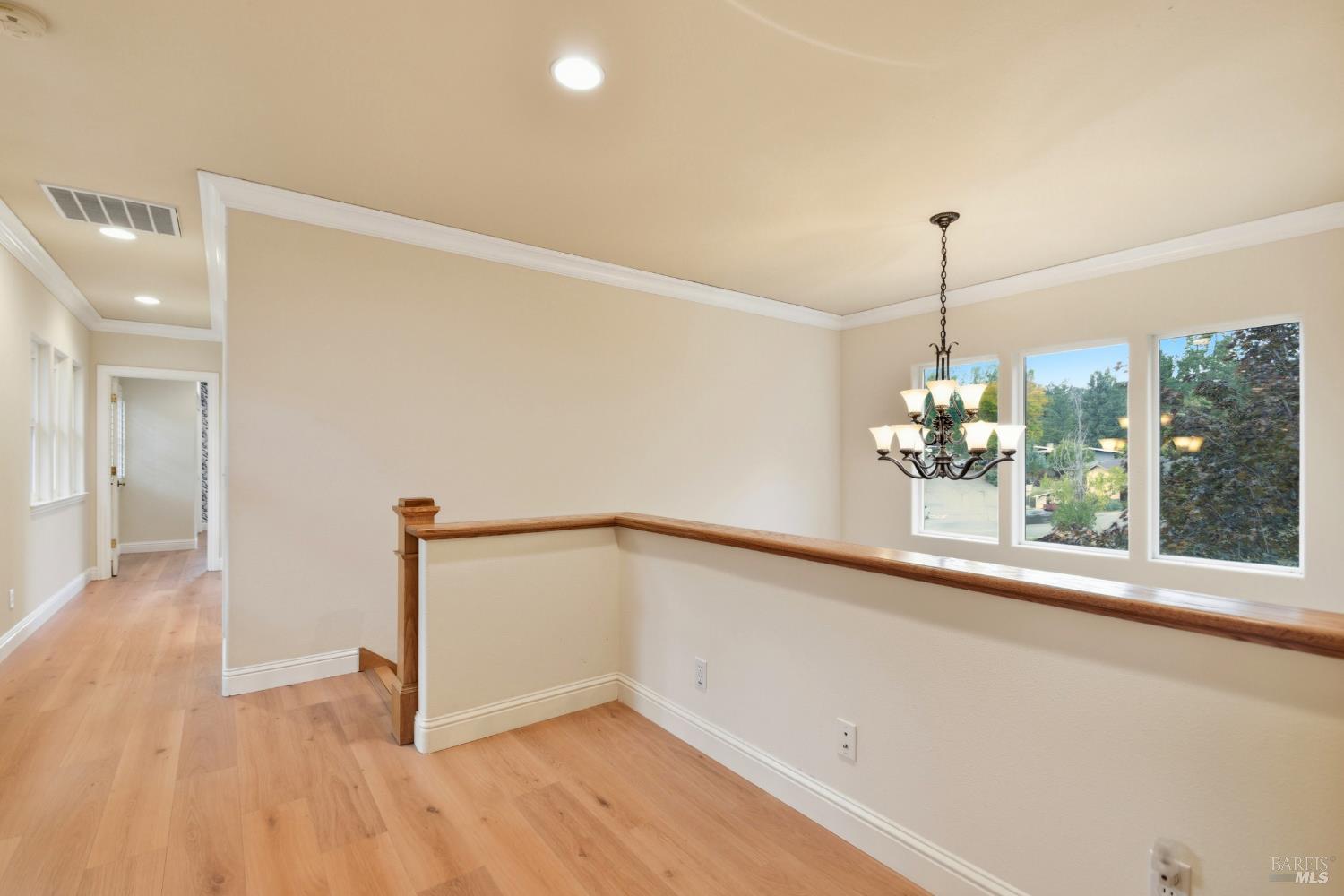 Detail Gallery Image 10 of 30 For 3136 Chanate Rd, Santa Rosa,  CA 95404 - 3 Beds | 2/1 Baths