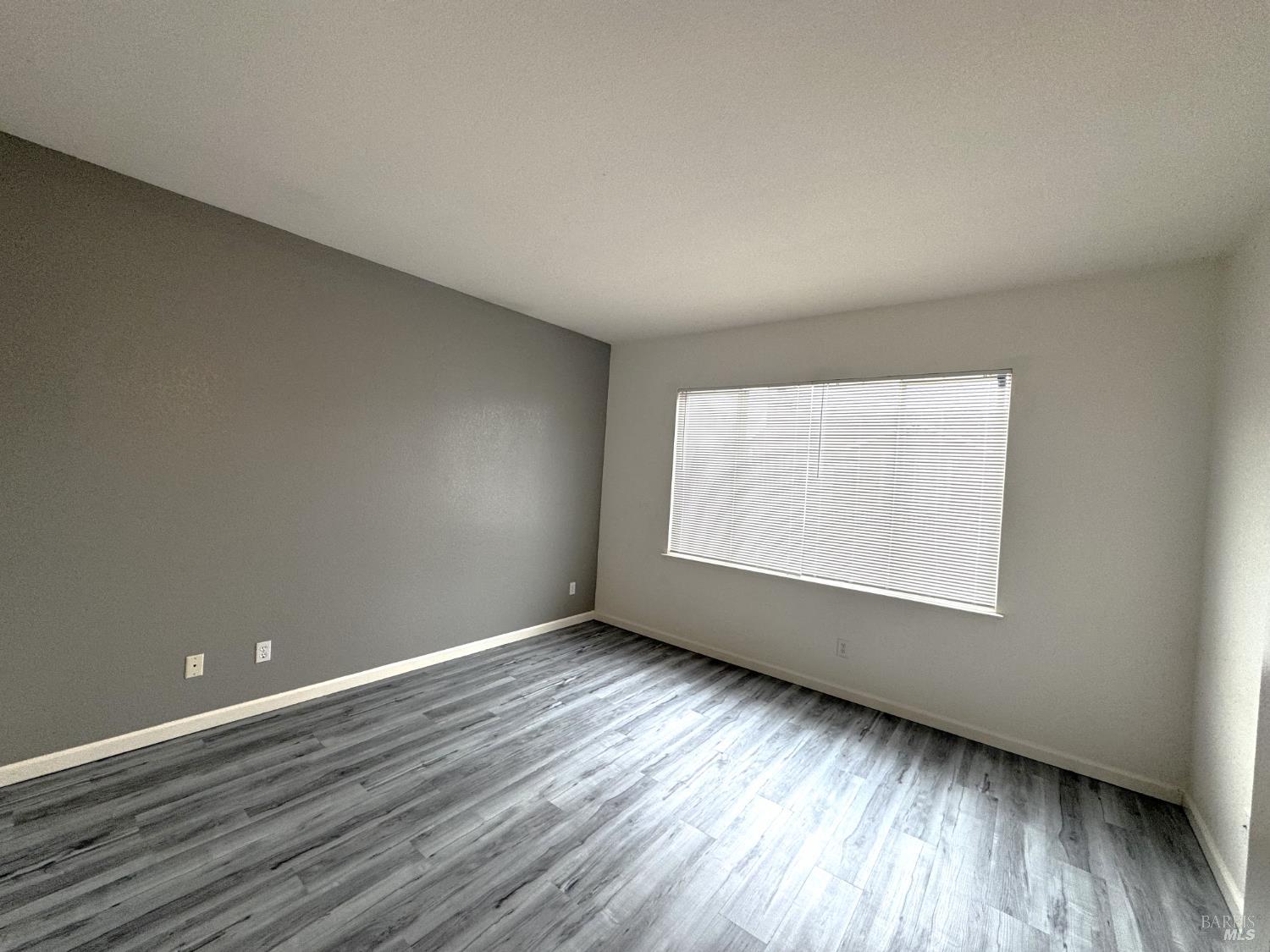 Detail Gallery Image 13 of 17 For 1217 Mateo Dr, Rohnert Park,  CA 94928 - 3 Beds | 2/1 Baths