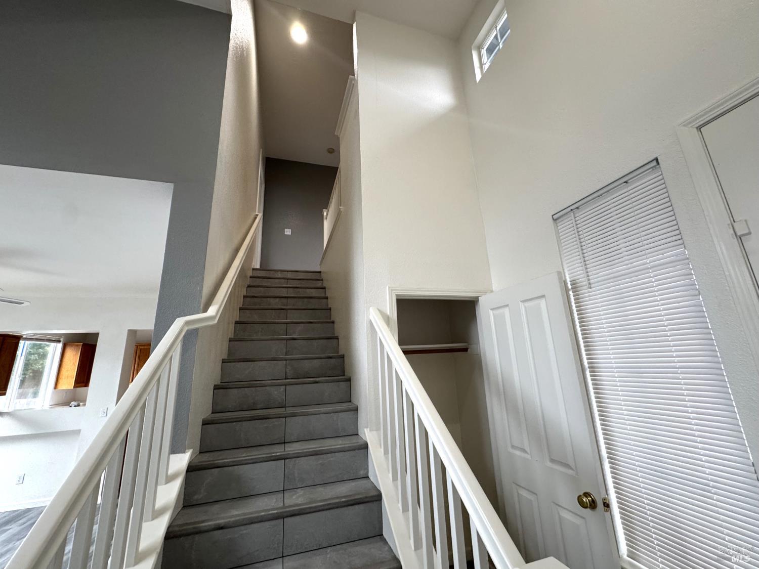 Detail Gallery Image 7 of 17 For 1217 Mateo Dr, Rohnert Park,  CA 94928 - 3 Beds | 2/1 Baths