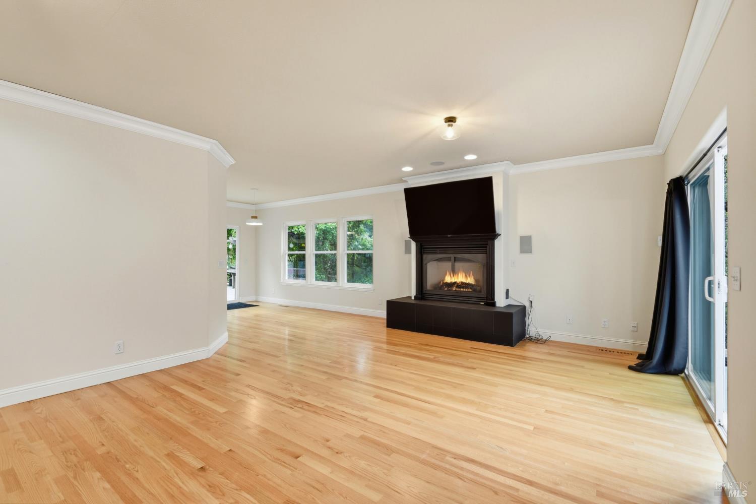 Detail Gallery Image 5 of 30 For 3136 Chanate Rd, Santa Rosa,  CA 95404 - 3 Beds | 2/1 Baths