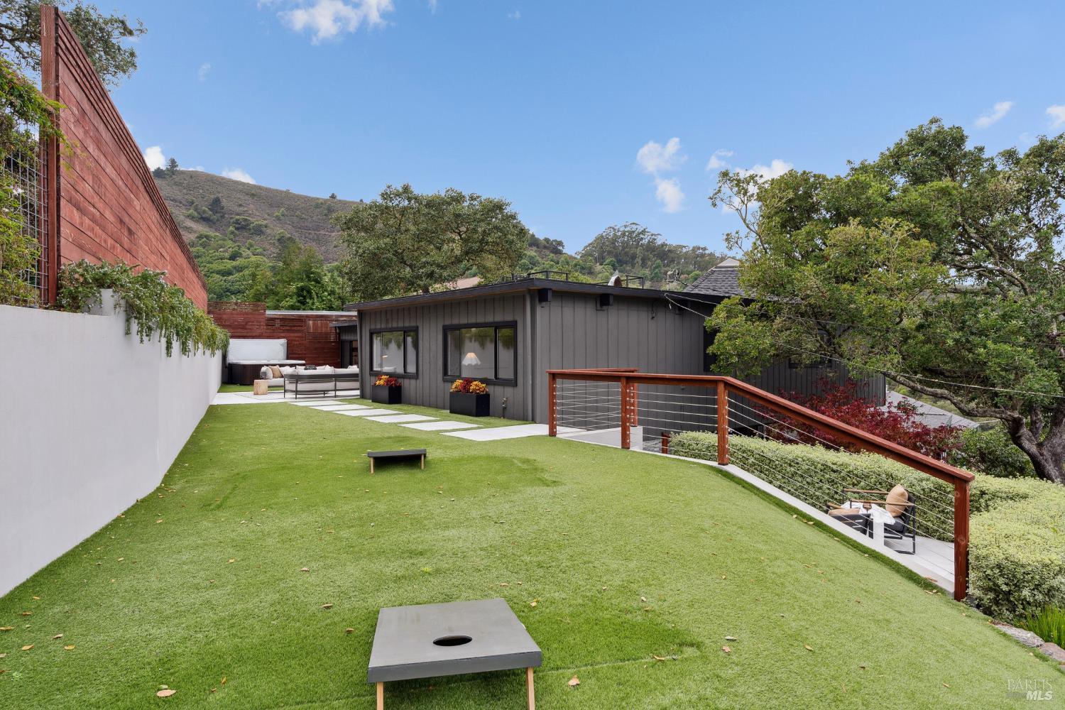 Detail Gallery Image 2 of 53 For 815 Autumn Ln, Mill Valley,  CA 94941 - 4 Beds | 2 Baths