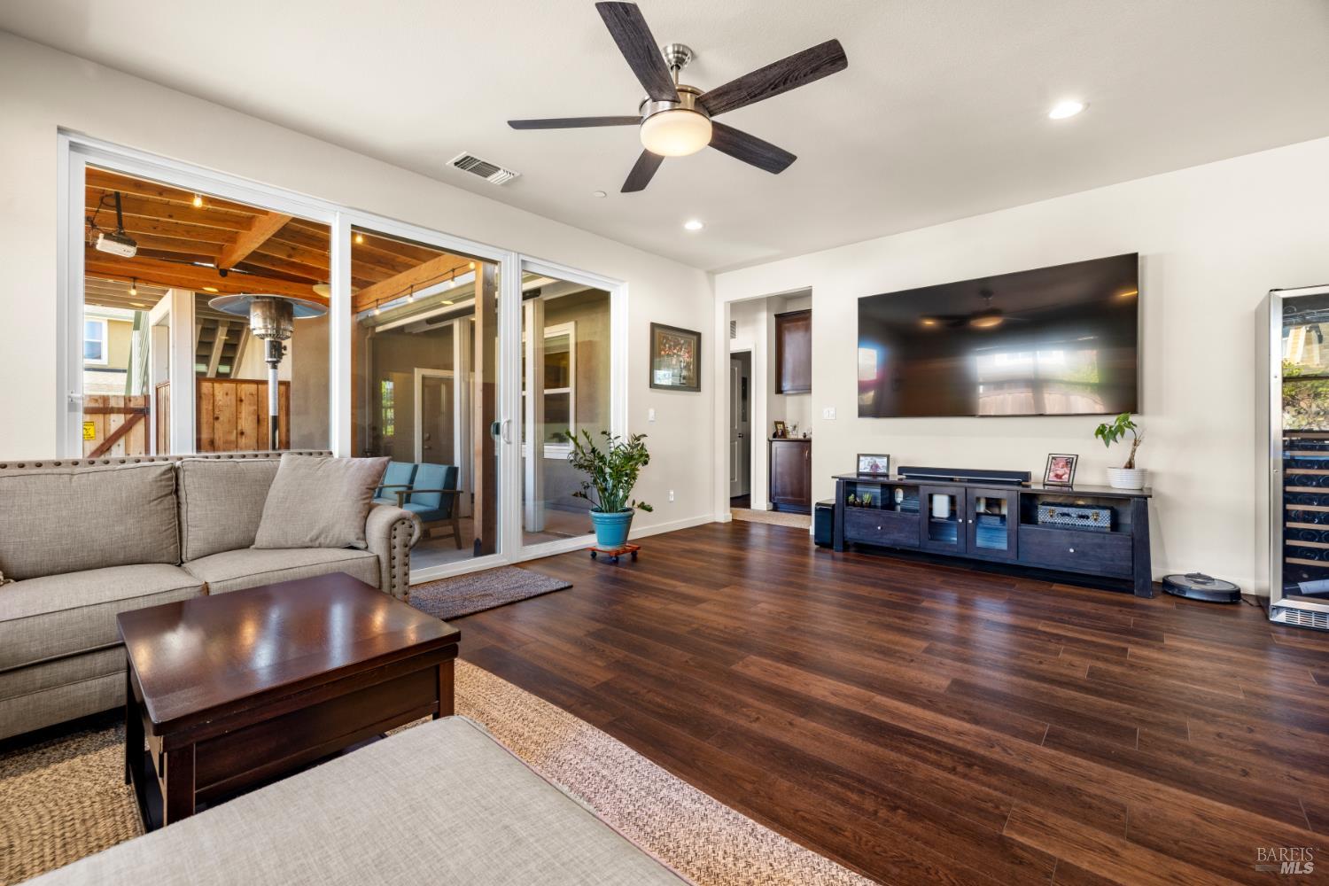 Detail Gallery Image 9 of 39 For 948 Brunello Dr, Santa Rosa,  CA 95407 - 4 Beds | 3 Baths