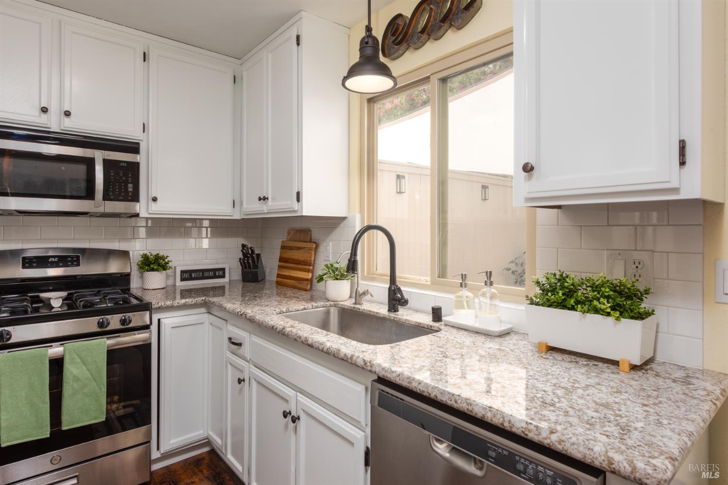 Front Image Thumbnail for BA325090843