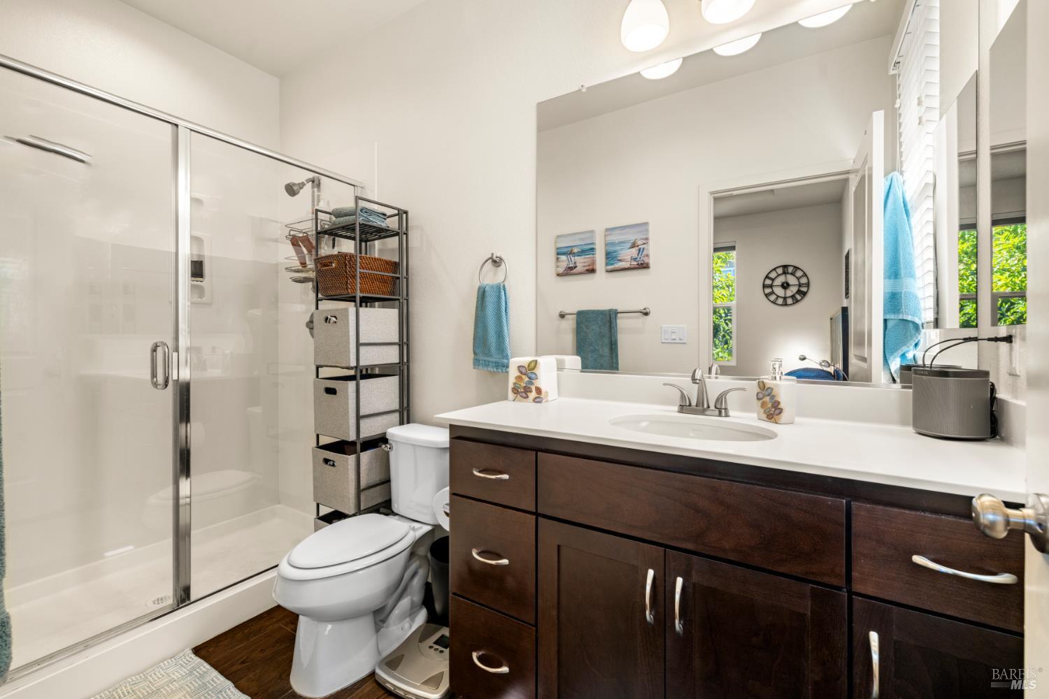 Detail Gallery Image 11 of 39 For 948 Brunello Dr, Santa Rosa,  CA 95407 - 4 Beds | 3 Baths