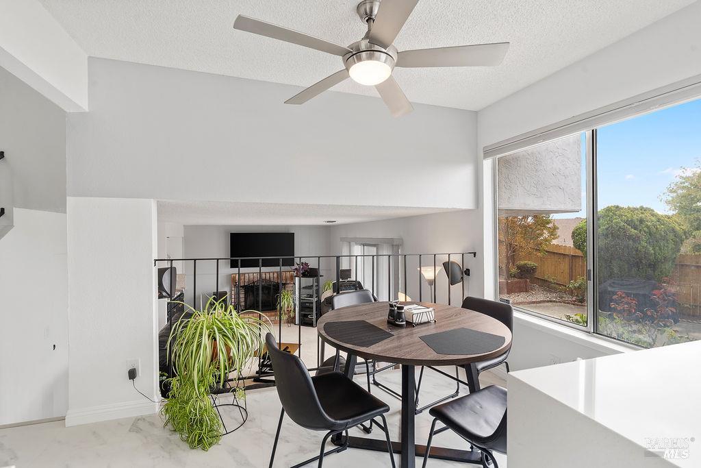 Detail Gallery Image 16 of 49 For 1305 Corcoran Ave, Vallejo,  CA 94589 - 4 Beds | 2/1 Baths