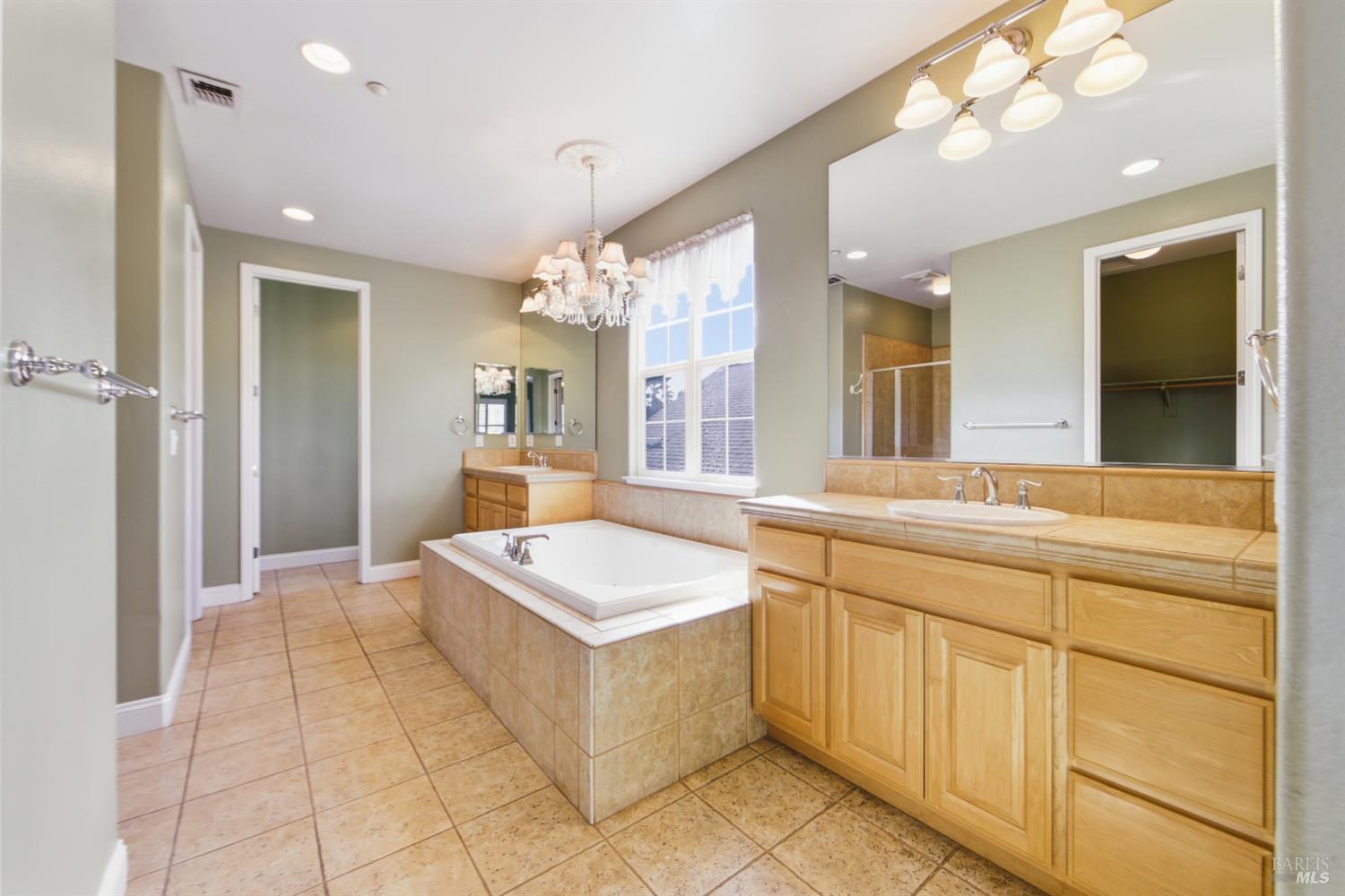 Detail Gallery Image 24 of 32 For 1187 Ingram Dr, Sonoma,  CA 95476 - 3 Beds | 3/1 Baths