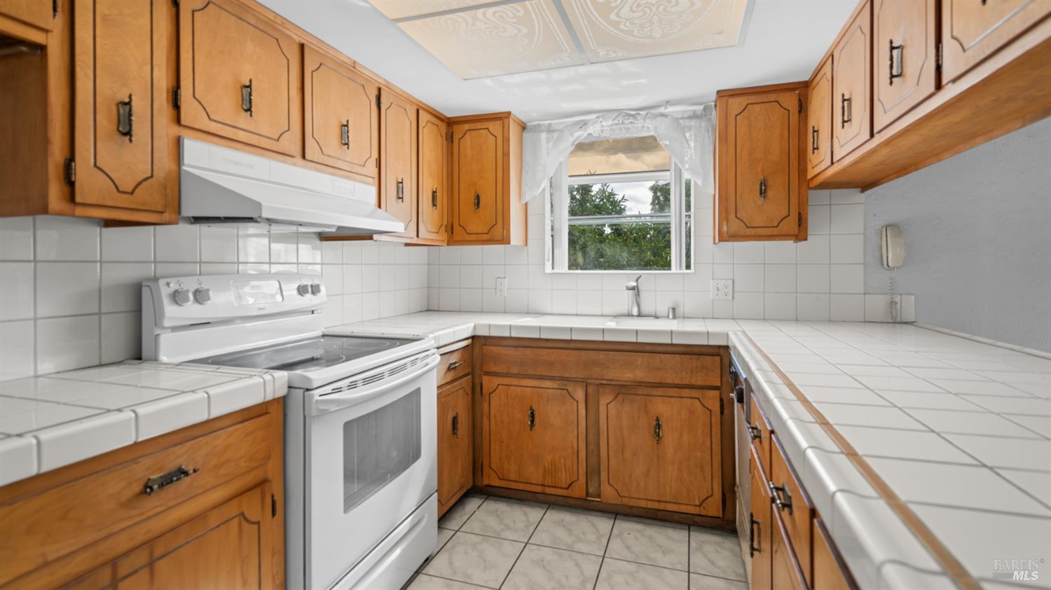 Detail Gallery Image 12 of 34 For 396 Beelard Dr, Vacaville,  CA 95687 - 3 Beds | 2 Baths